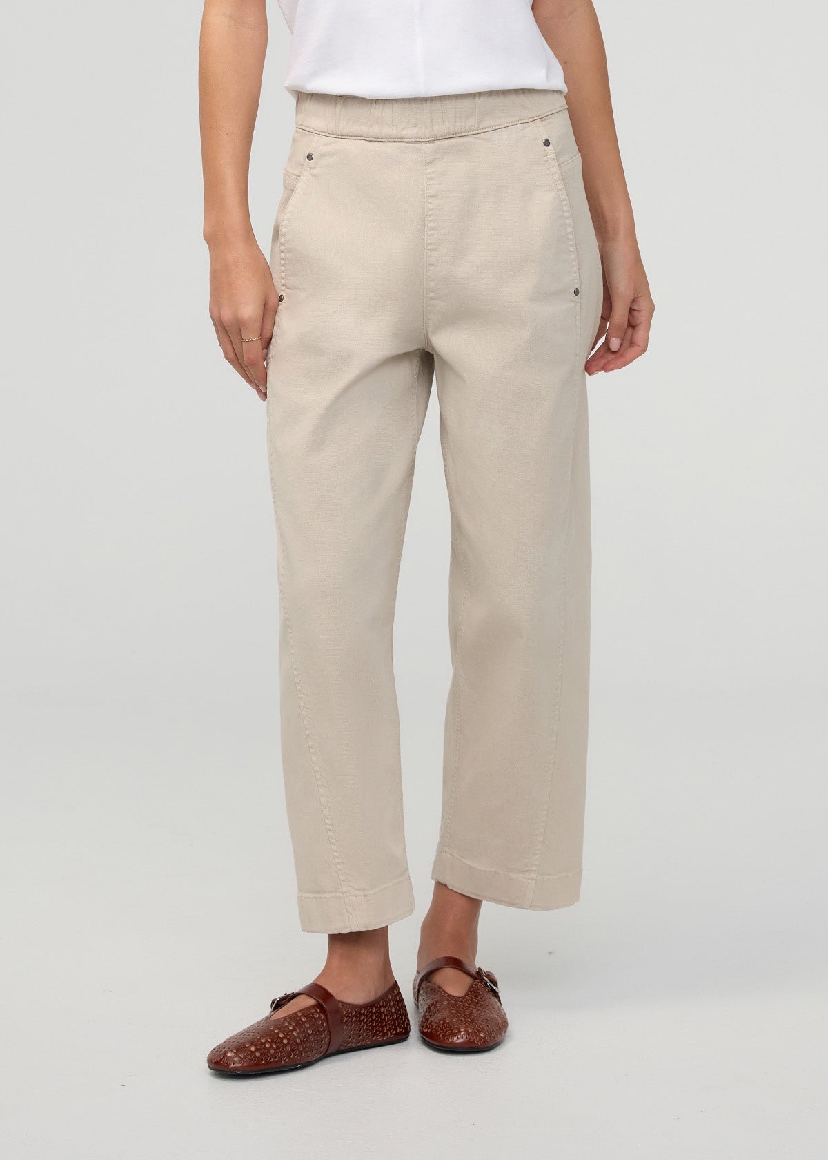 DU/ER Women's FlexTwill Barrel Pull On Pant - Sandstone