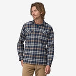 M's Long-Sleeved Cotton in Conversion Fjord Flannel Shirt -Fields: New Navy