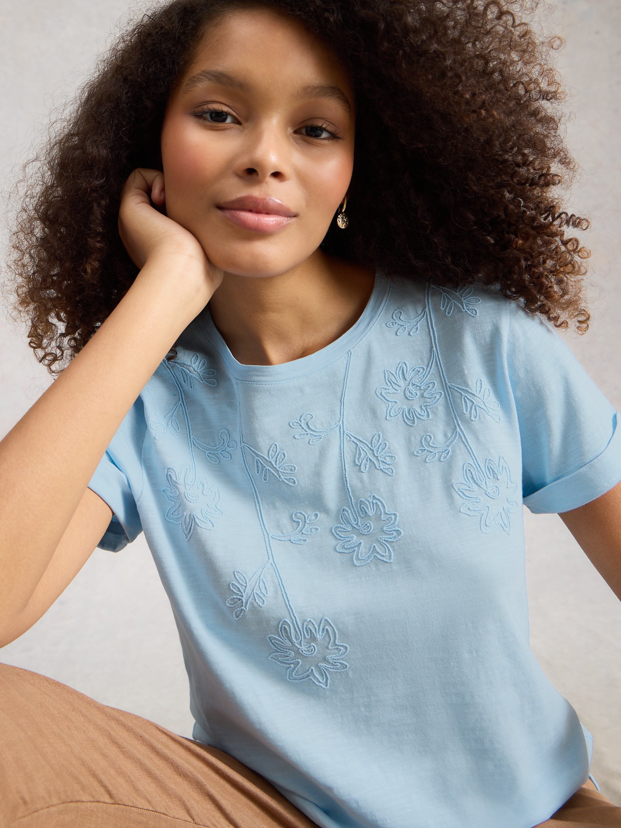 WHITE STUFF Women's Gina Embroidered Tee - Mid Blue