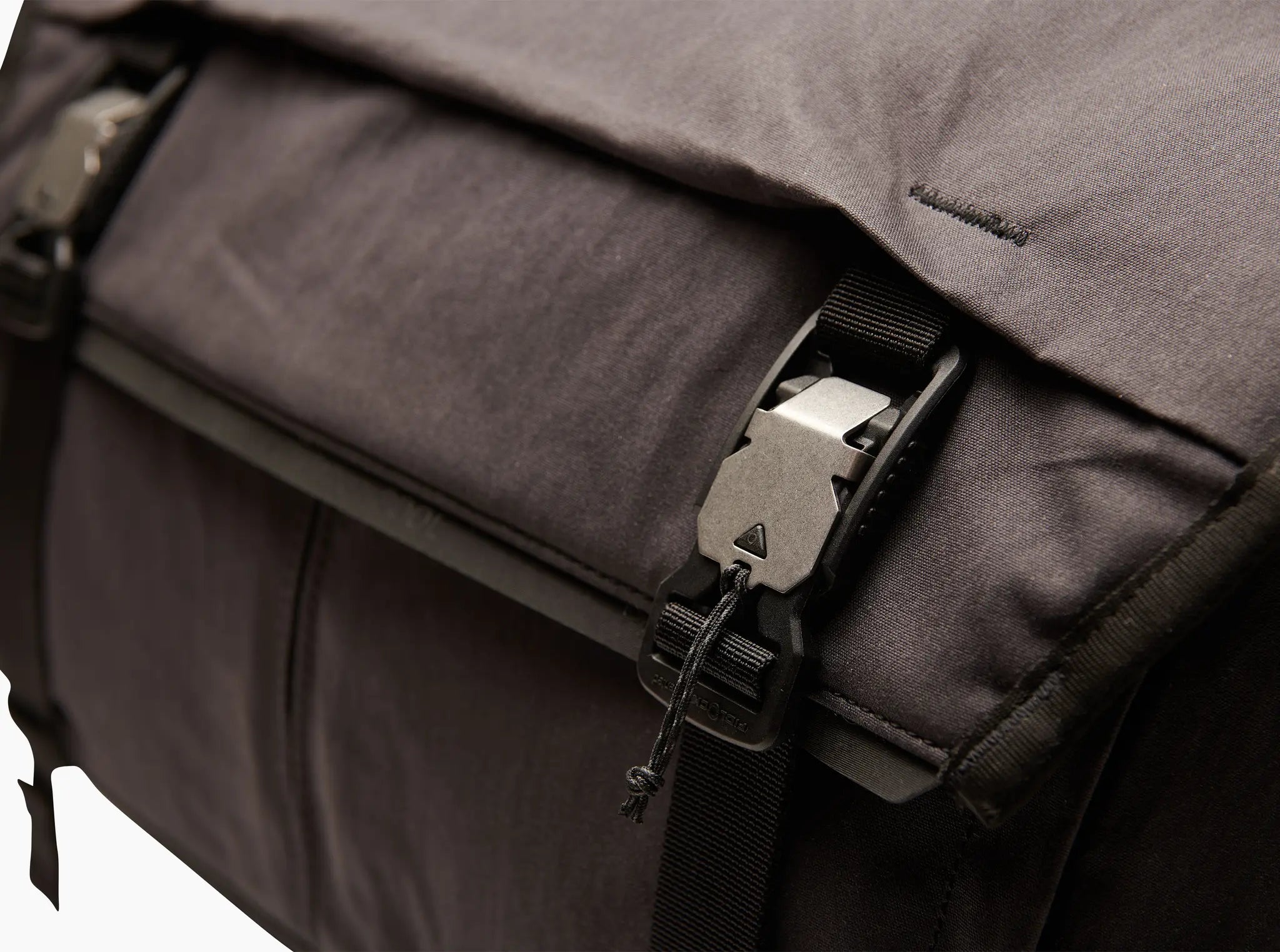KÜHL Eskape 14 Kanvas Messenger Bag - Teak