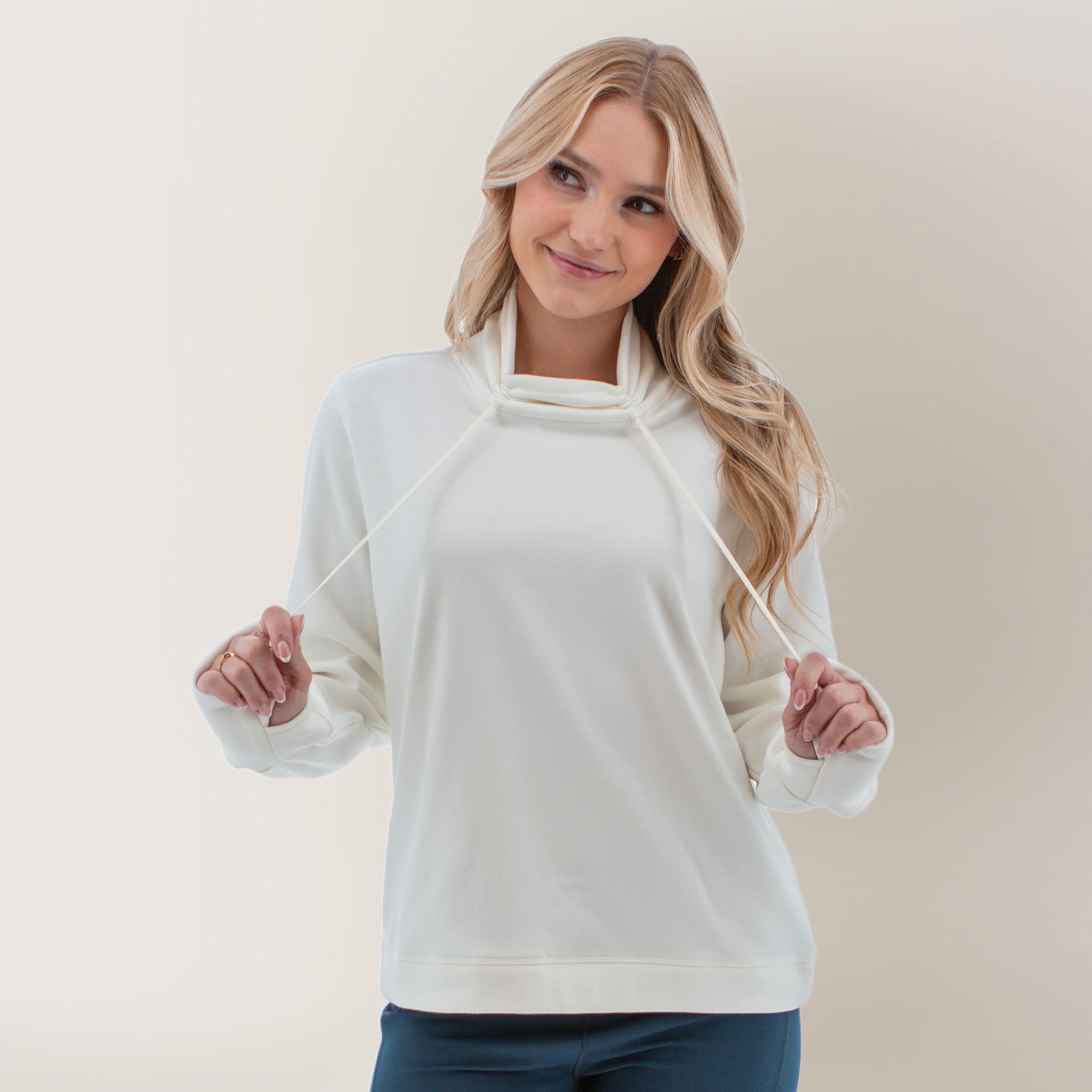 AVENTURA Dog Walker Top - Snow White