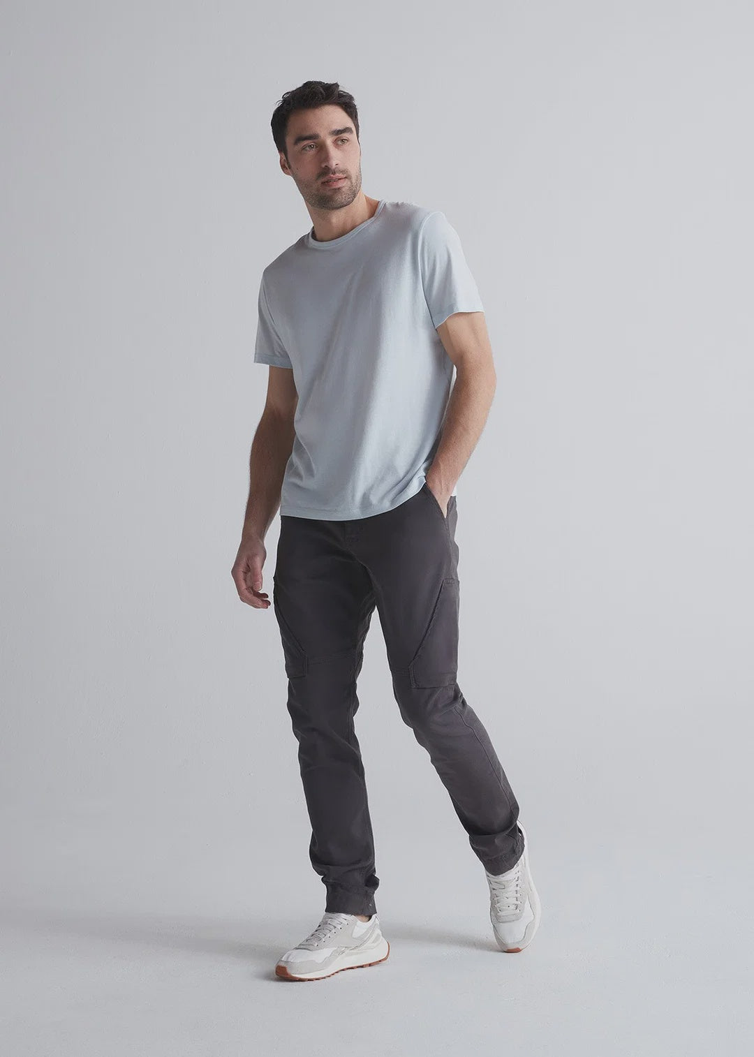 DUER Men's Live Free Adventure Pant - Charcoal