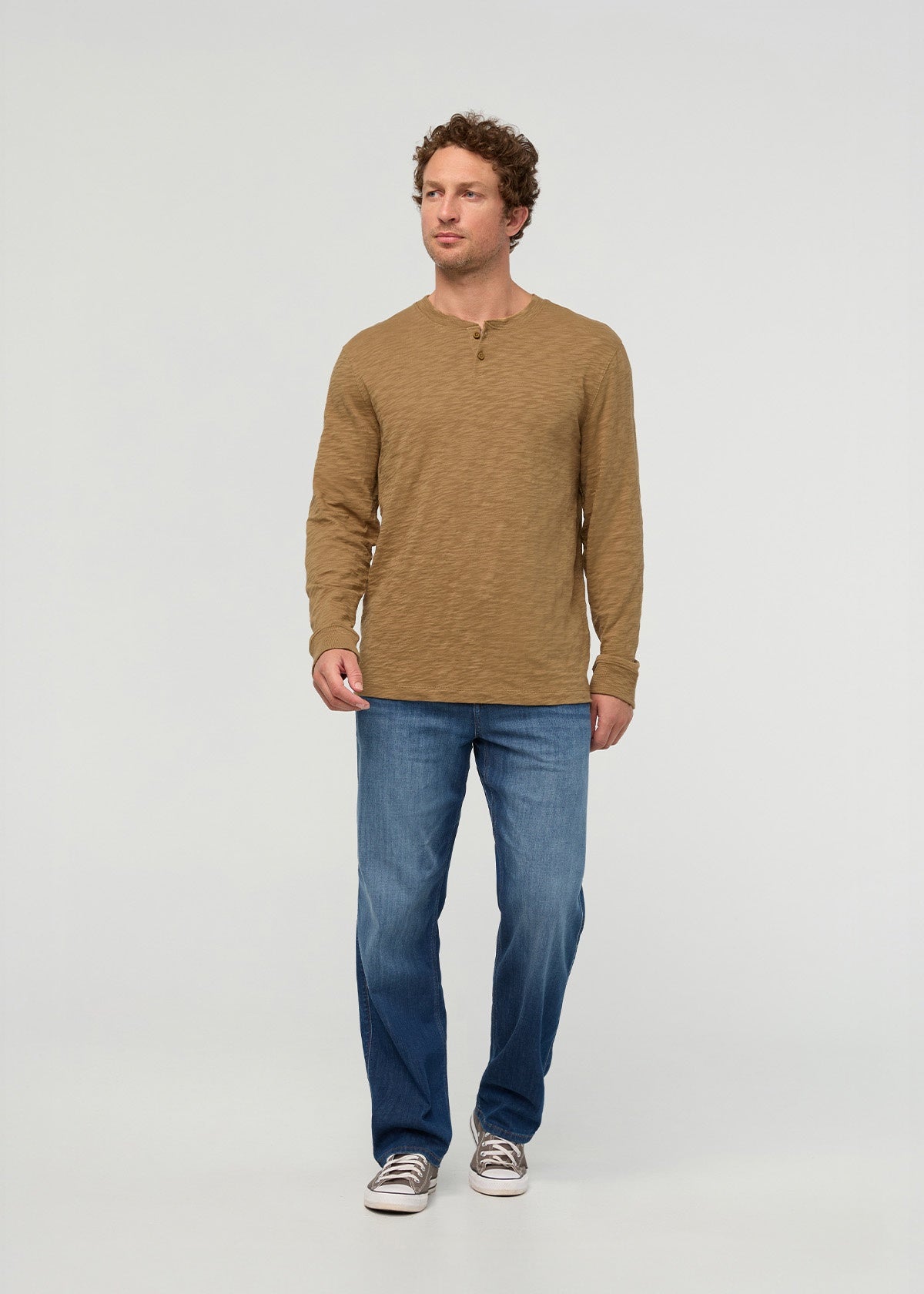 DUER Men's Midweight Slub Jersey Long Sleeve Henley - Caramel