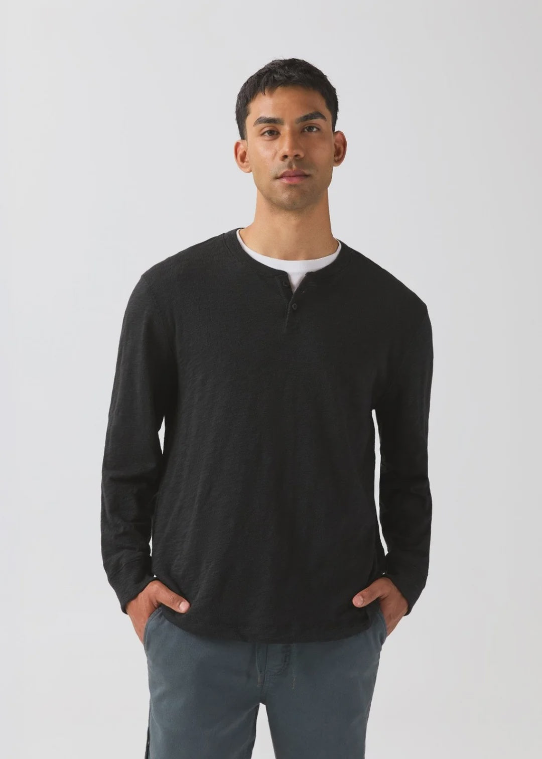 DUER Men's Midweight Slub Jersey Long Sleeve Henley - Black