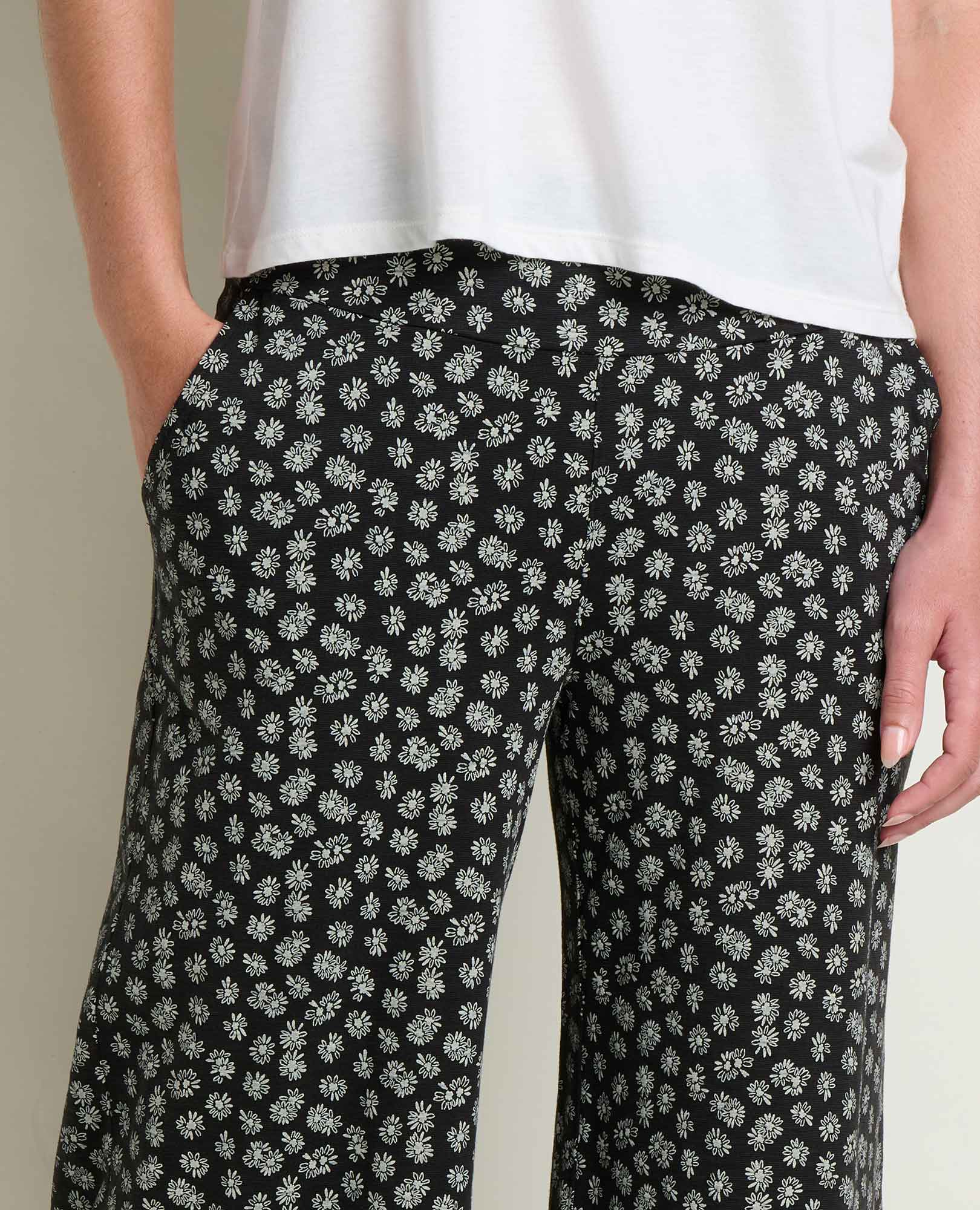 TOAD & CO. Women's Chaka Wide Leg Crop Pant - Black and Salt Print