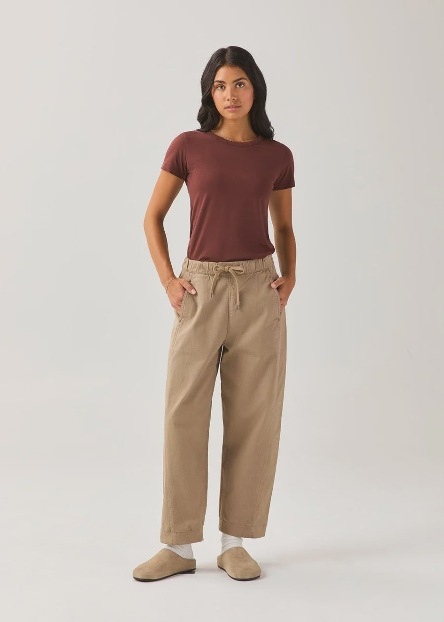 DUER Women's FlexTwill Barrel Pull On Pant - Desert Tan