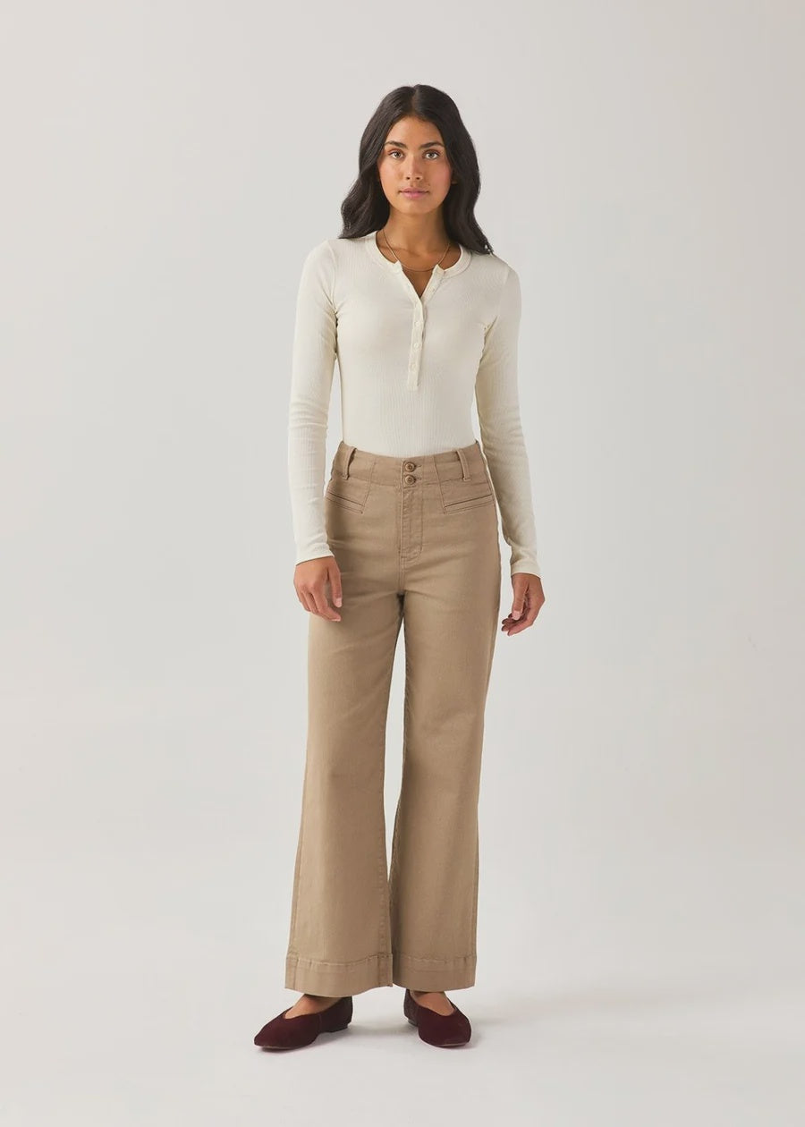 DUER Women's FlexTwill High Rise Trouser - Desert Tan