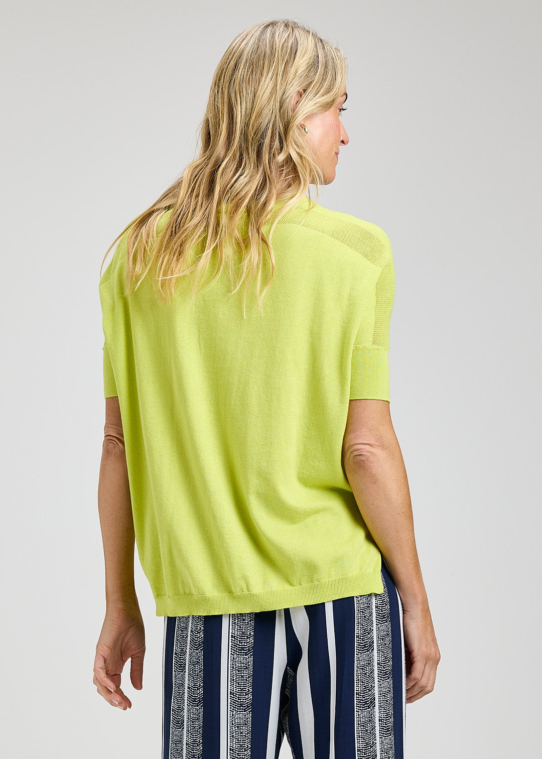 ZAKET & PLOVER ZP8406U V-Neck Top - Lime