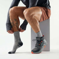 SMARTWOOL Unisex Hike Mid Crew Socks - Light Gray