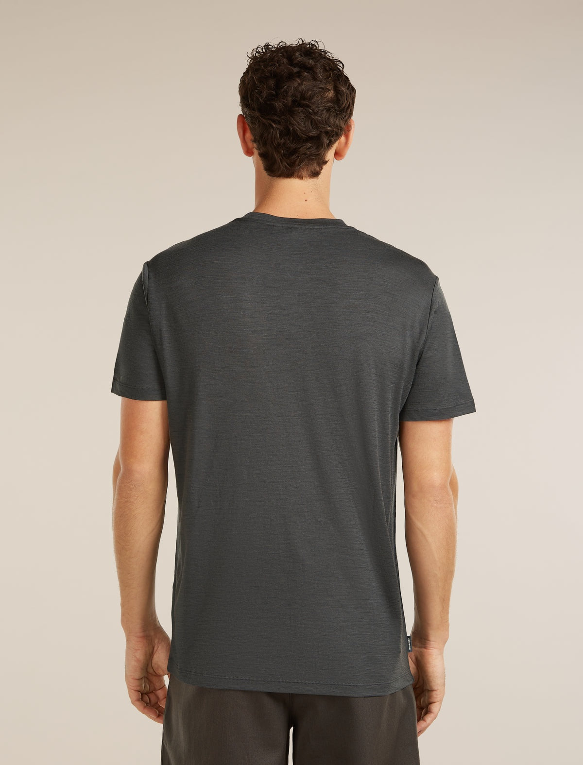 ICEBREAKER Men's Merino 150 Tech Lite Short Sleeve Tee Bear Catch - Obsidian